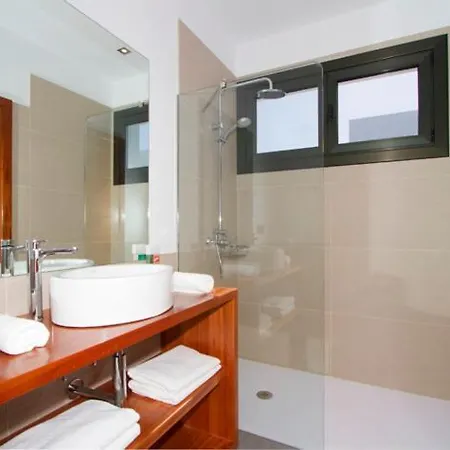 Puerto Del Carmen Sleeps 8 With Pool&air Con