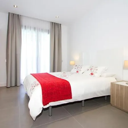 Puerto Del Carmen Sleeps 8 With Pool And Air Con Villa Puerto del Carmen (Lanzarote)