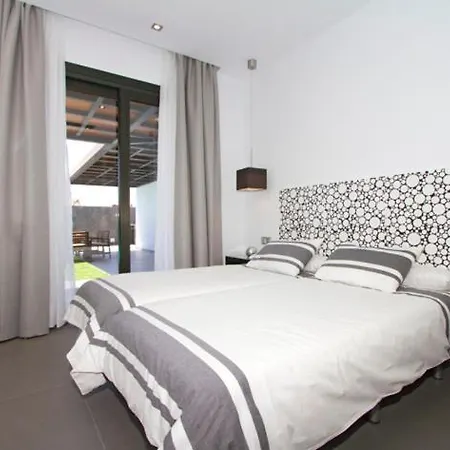 Willa Puerto Del Carmen Sleeps 8 With Pool And Air Con *